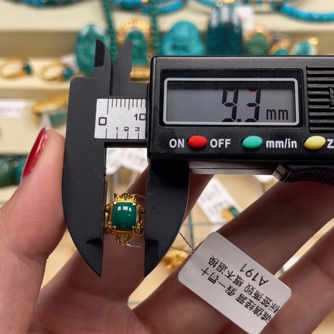 18K金镶嵌绿松石珠宝奇石