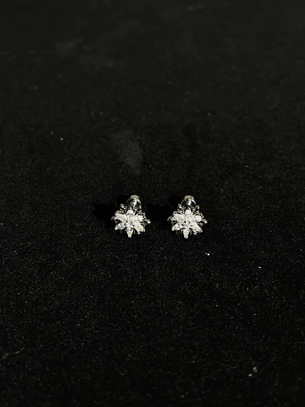 钛钢耳饰 百花齐放 平底钛钢耳钉养耳洞耳骨钉洗睡免摘耳饰女