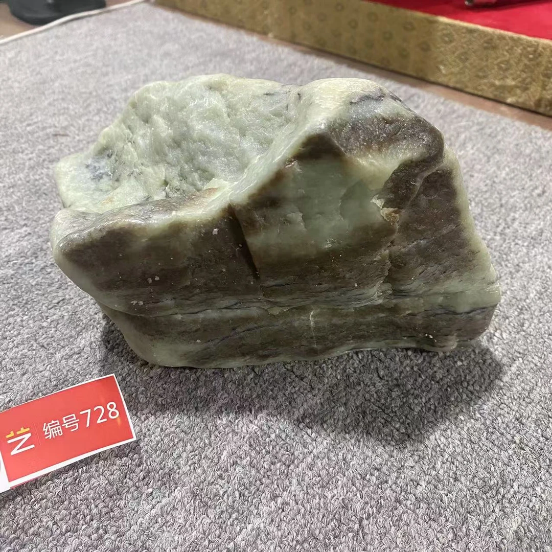新疆玉料原石发一件编号728