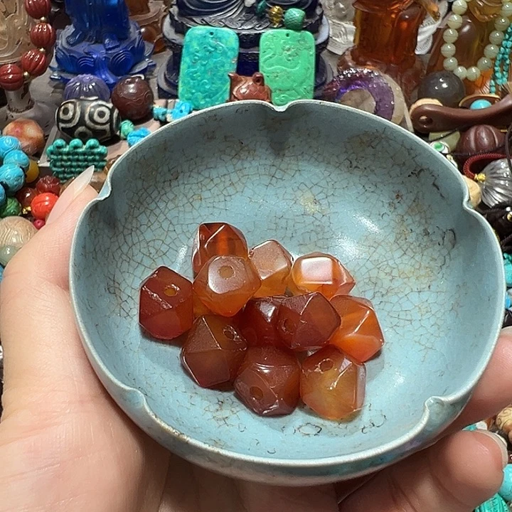 米***婆摆件瓷器工艺精湛
