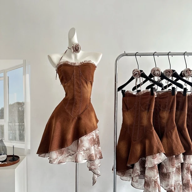 新疆草原川西旅游穿搭连衣裙女大西北云南北疆抹胸旅行辣妹短裙子