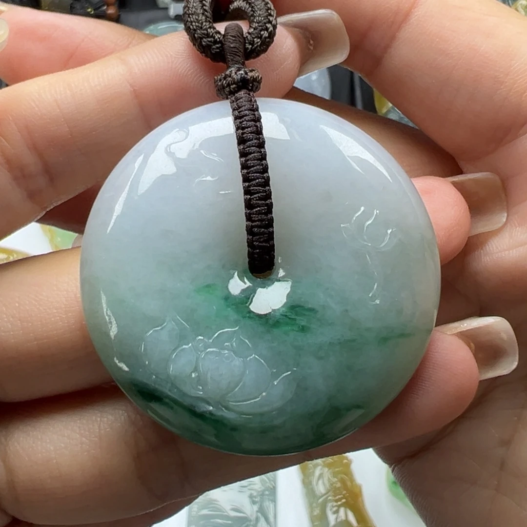 翡翠未镶嵌颈饰平安扣