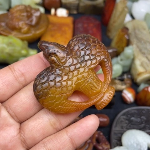 蛇纹石玉未镶嵌颈饰44