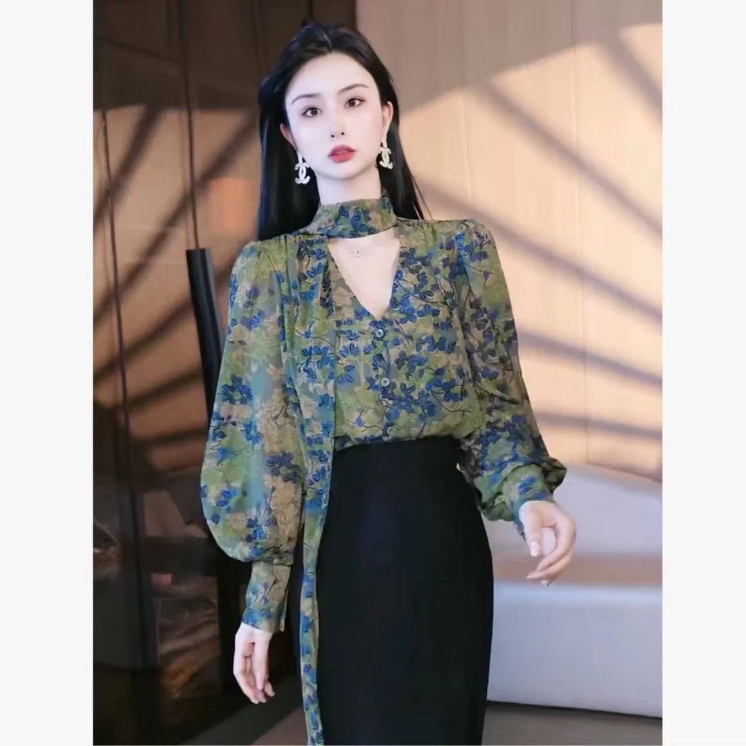 新款时尚休闲宽松显瘦V领印花飘带衬衫气质宽松显瘦上衣女
