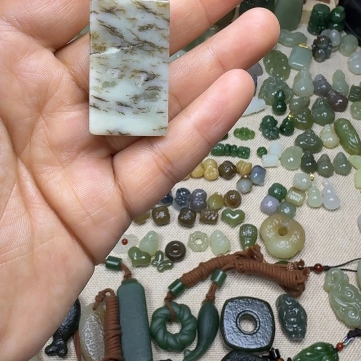 和田玉未镶嵌挂件