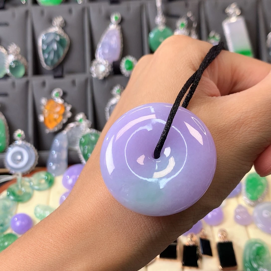 翡翠颈饰未镶嵌裸石