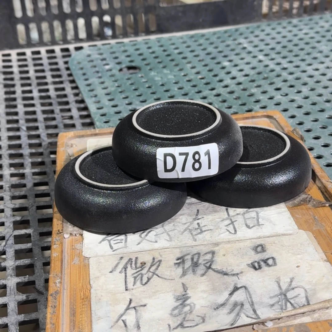 瑕疵介意勿拍陶瓷器皿B352