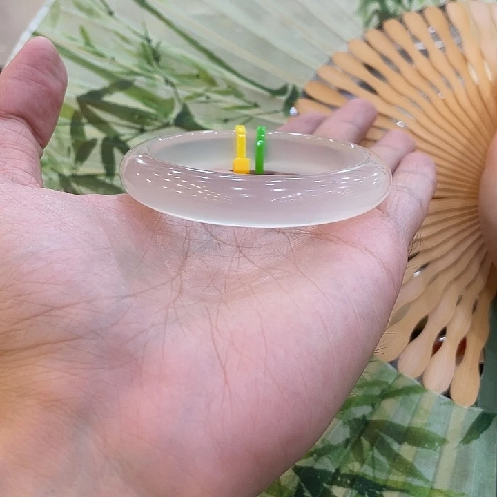 D***g玛瑙/玉髓手镯未镶嵌