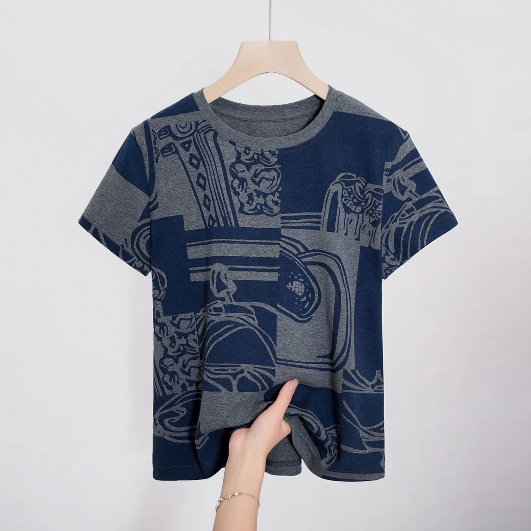 艾格2025年新款显瘦图案极简风格短袖T恤时尚休闲百搭新中式修身