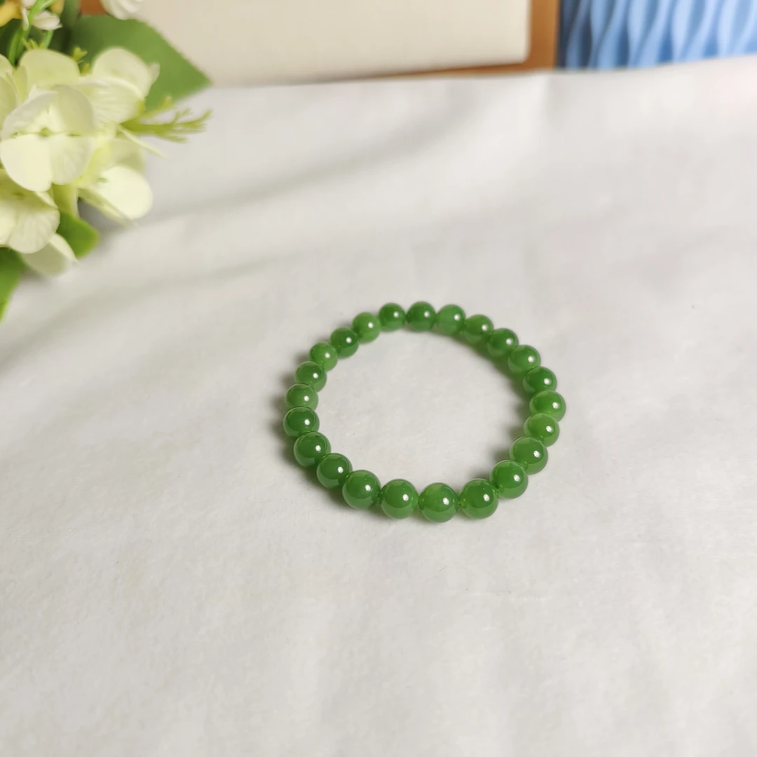 约8mm和田玉碧玉阳绿手串