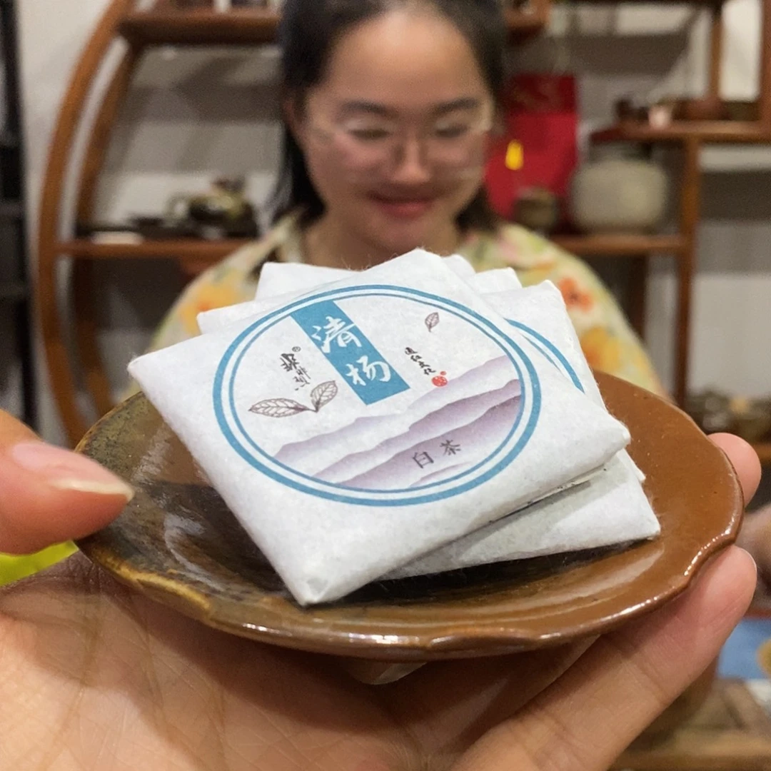 30片白茶送五片哈哈哈哈哈