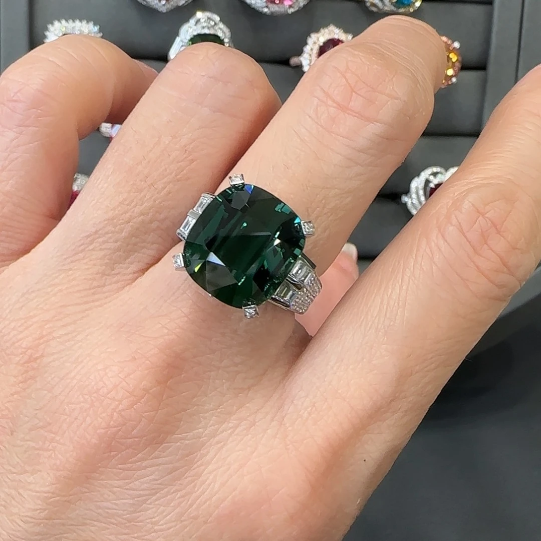 戒指18K金镶嵌碧玺12.75ct