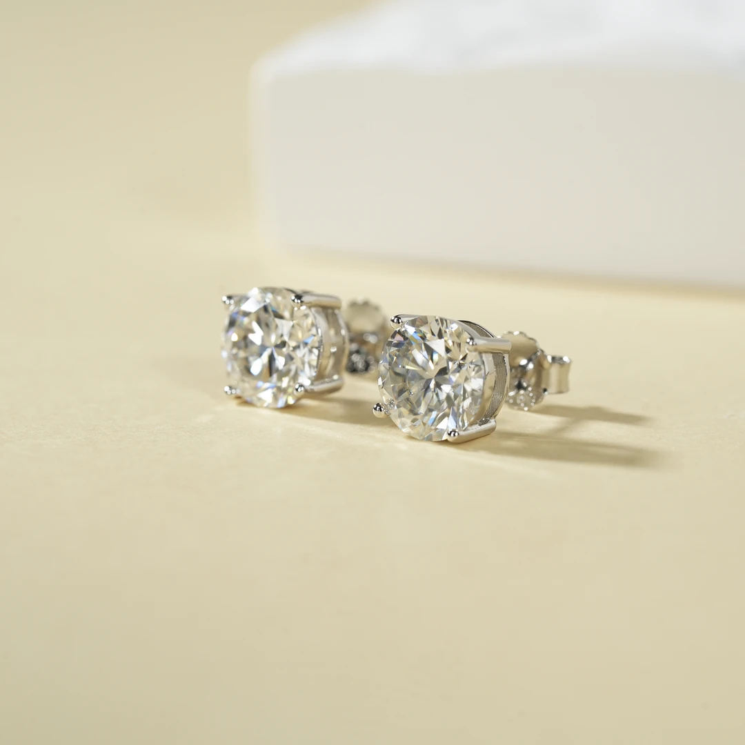 925银耳饰 【云上】S925银莫桑石耳钉-8.5mm-DS75989（甄选）