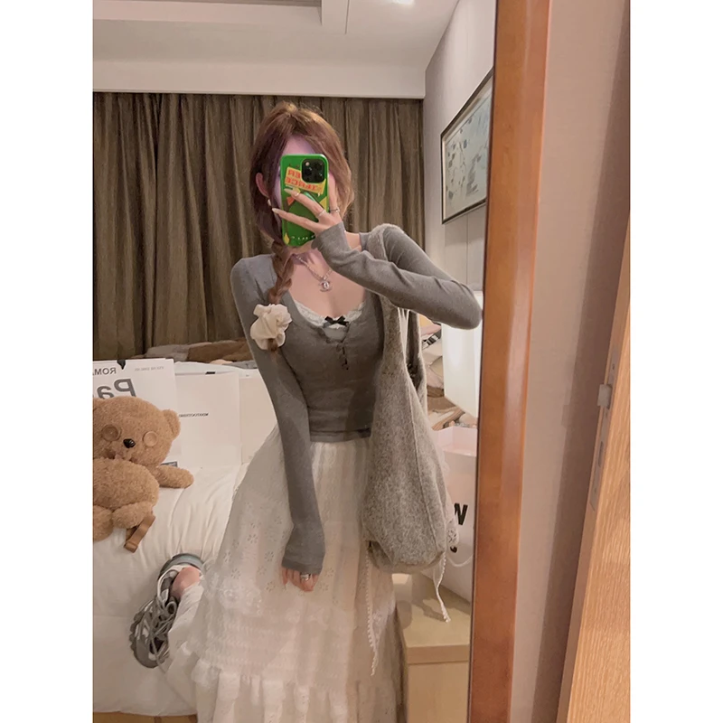 Yukiss直播 女秋韩系修身圆领时髦弹力纯欲内搭 纽扣打底TA4045