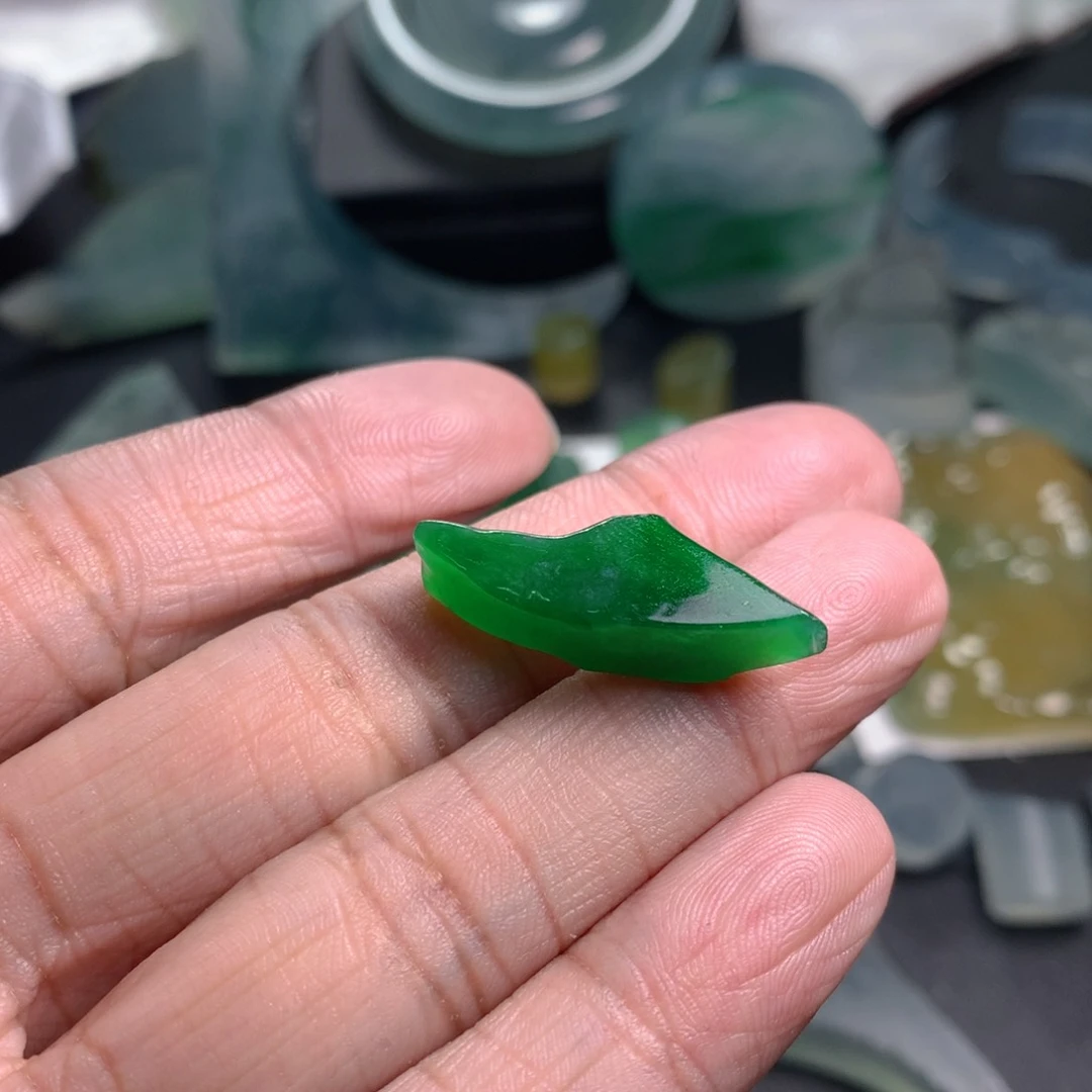 未镶嵌定制翡翠山***平