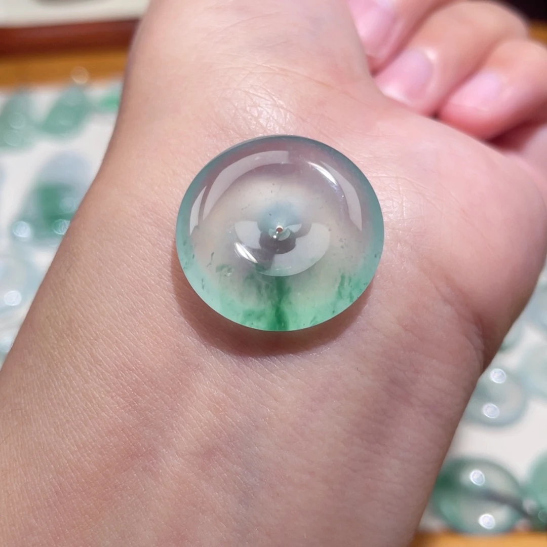 翡翠未镶嵌颈饰扣子