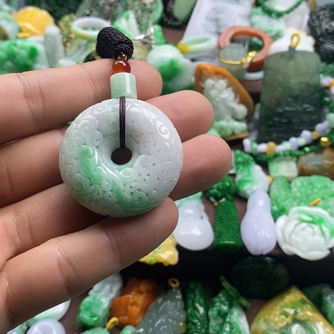 翡翠未镶嵌颈饰扣子