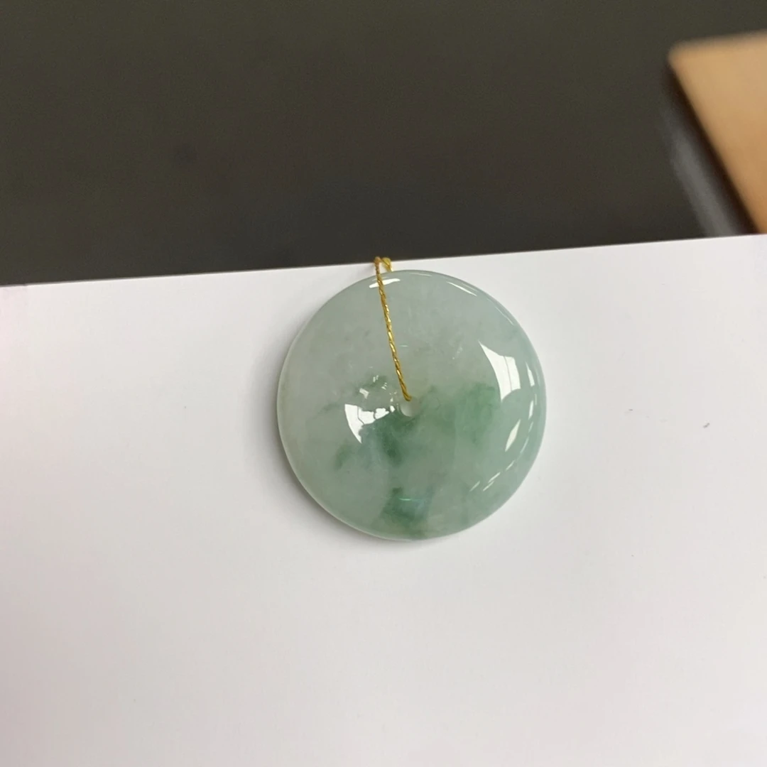 翡翠未镶嵌颈饰平安扣