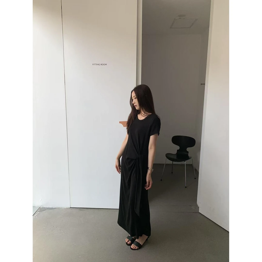 6875  高级感圆领简约设计感连衣裙  w