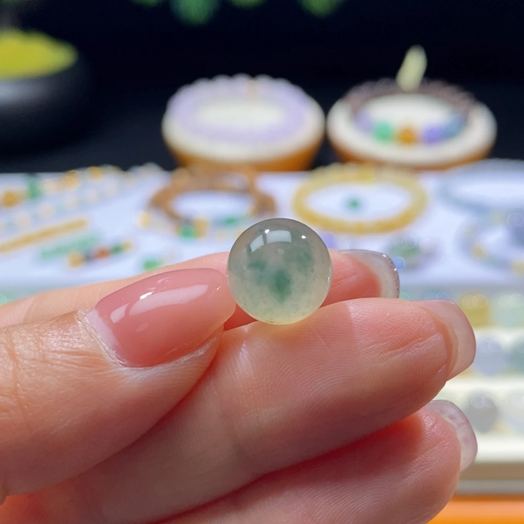 翡翠未镶嵌颈饰冰黄飘花卡11.7mm