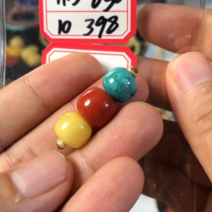 蜜蜡未镶嵌珠宝奇石