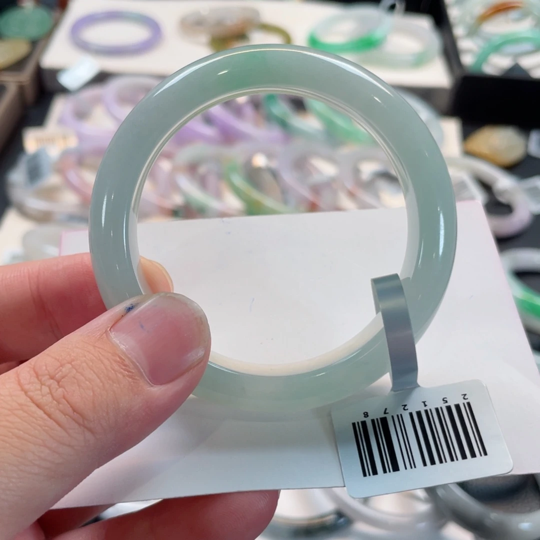 翡翠未镶嵌手镯141号 53.5正圈 有纹