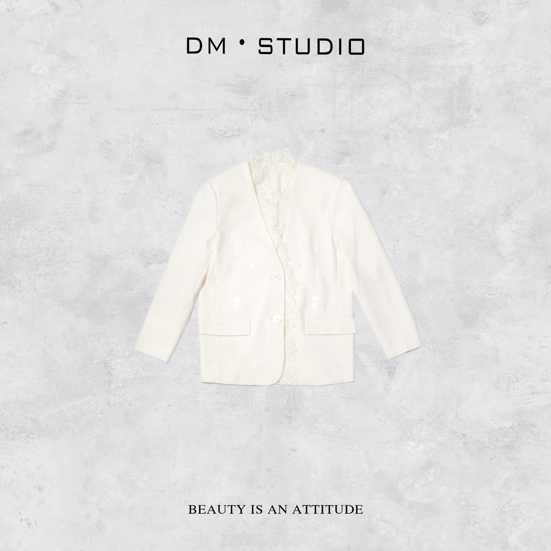 DEDM－DM•STUDIO/法式精致V领蕾丝排扣珠片气质小香西服（25SSW952）