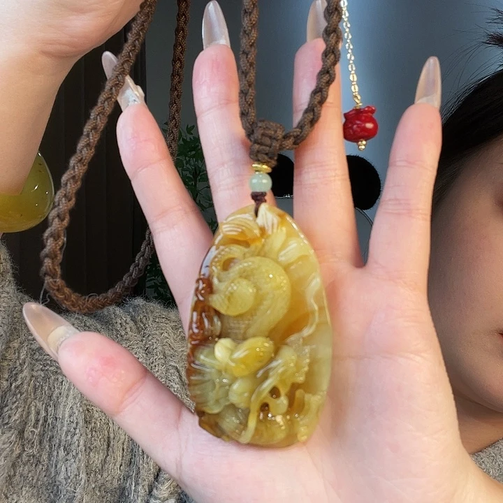 未镶嵌蛇纹石玉颈饰馗****）