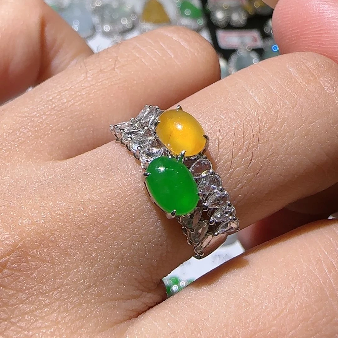 【闪购商品】18K金镶嵌戒指翡翠天然