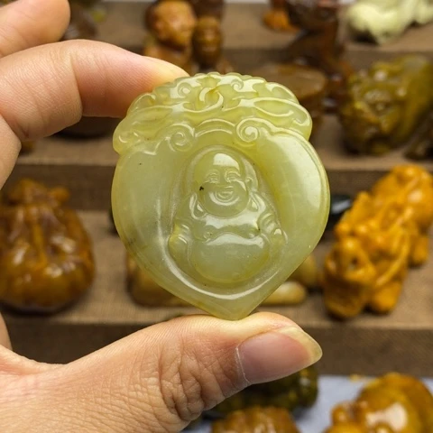 蛇纹石玉未镶嵌颈饰84