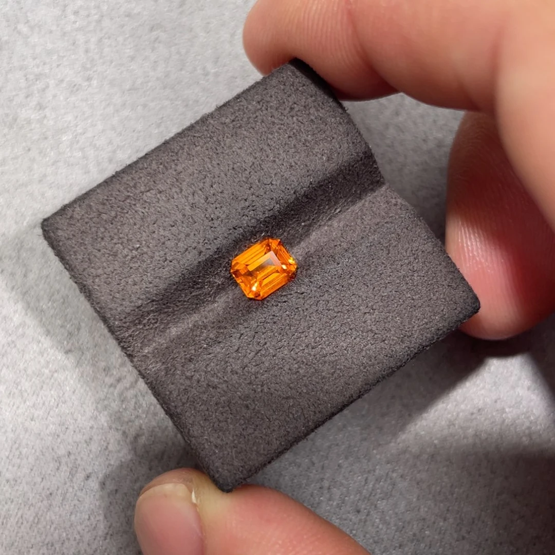 石榴石（芬达石）未镶嵌1.1ct