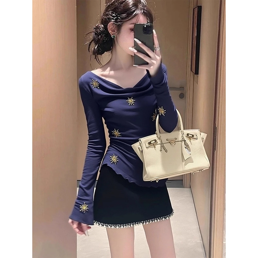 早秋轻熟小众不撞款上衣特别漂亮掐腰气质藏青色镶钻荡领长袖T