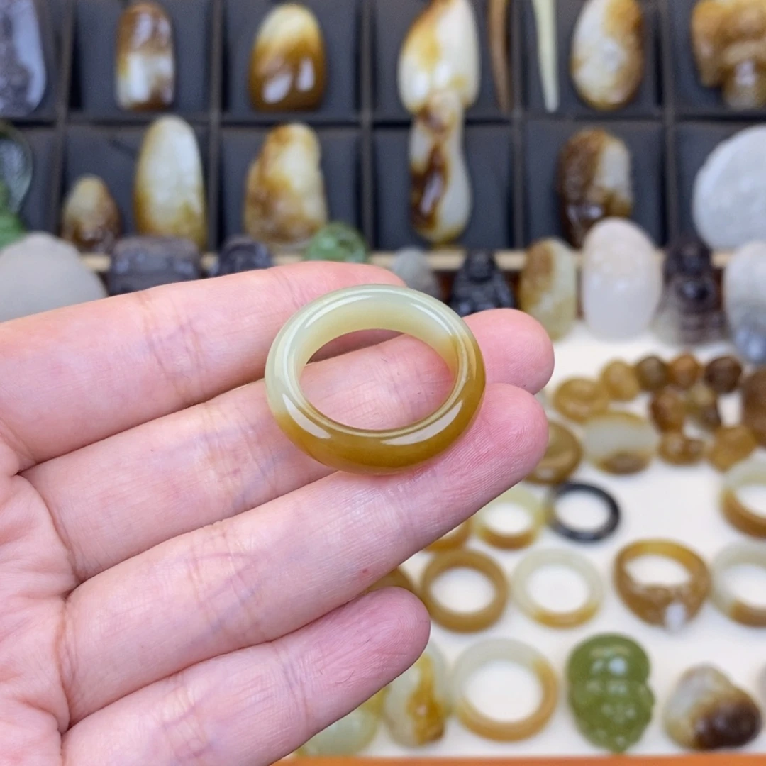 和田玉未镶嵌戒指