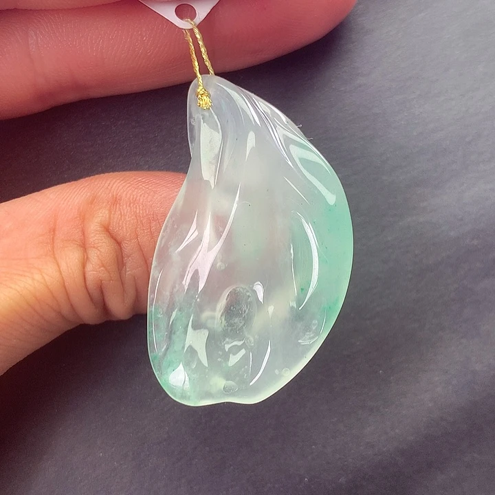 石英质玉未镶嵌颈饰
