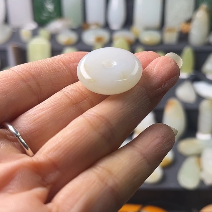 和田玉（糖玉）未镶嵌包链