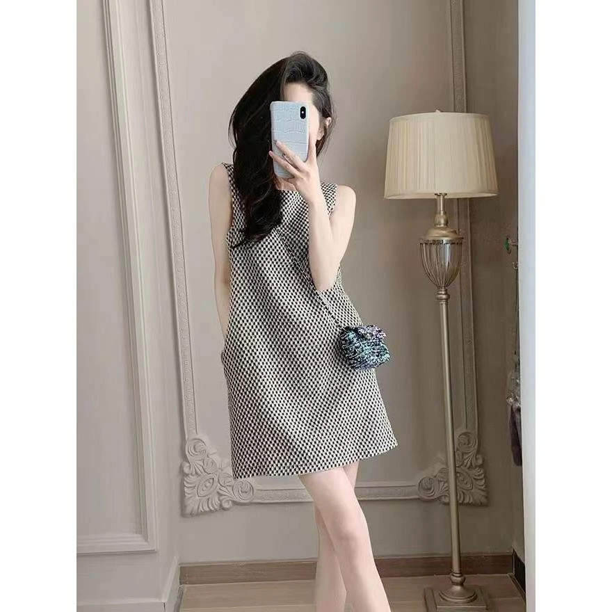 SS210今年流行小香风无袖连衣裙女时尚设计感小个子格纹背心裙