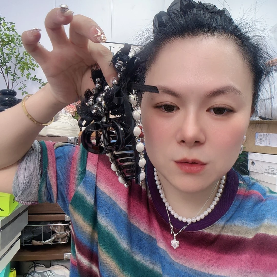 在擦眼泪吗这段日子过