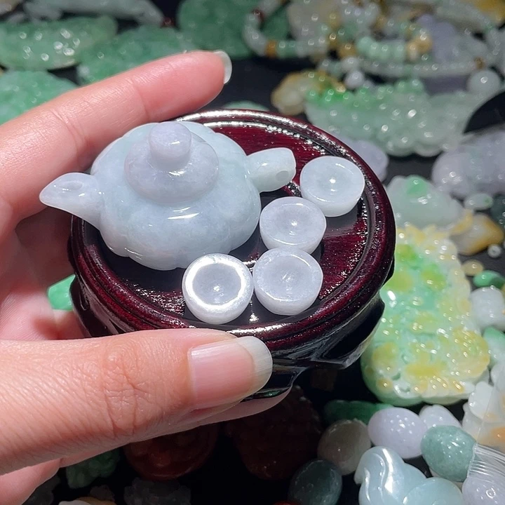 颈饰未镶嵌翡翠天