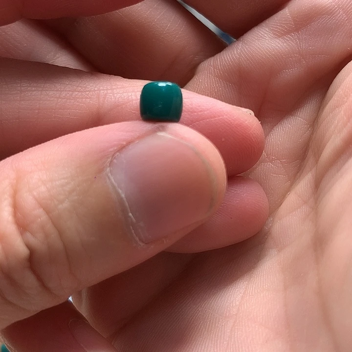 *****颈饰琉璃地狱色6mm直切