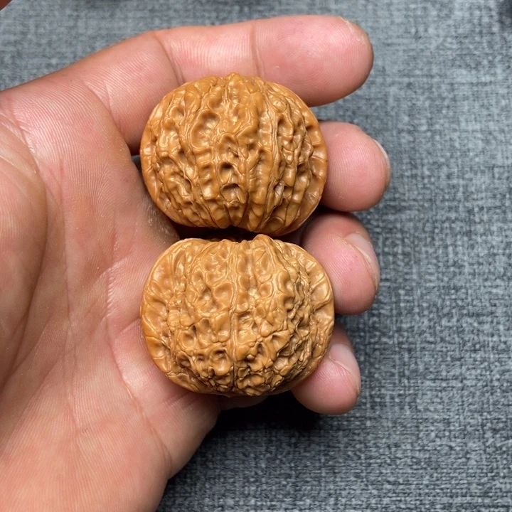 把件文玩核桃养**呀血麒麟养乐多