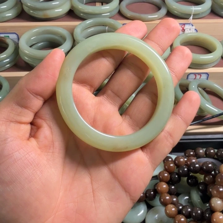 和田玉（糖玉）手镯未镶嵌