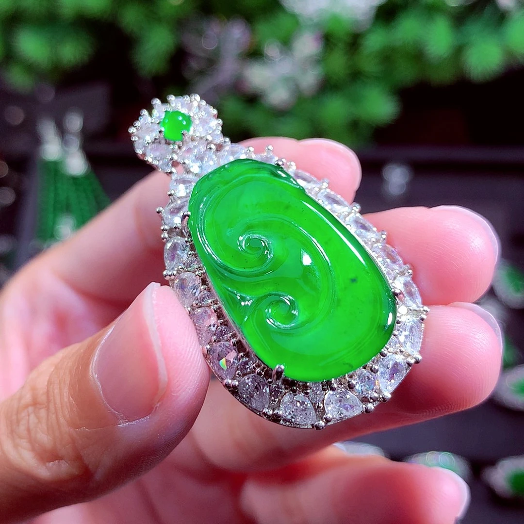 颈饰未镶嵌翡翠天然