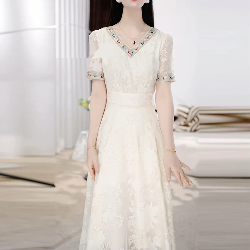 时尚气质薄款短袖连衣裙女2025夏季新款妈妈洋气刺绣减龄收腰裙子