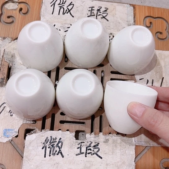 微瑕介意的勿拍，喜欢再下单，谢谢支持