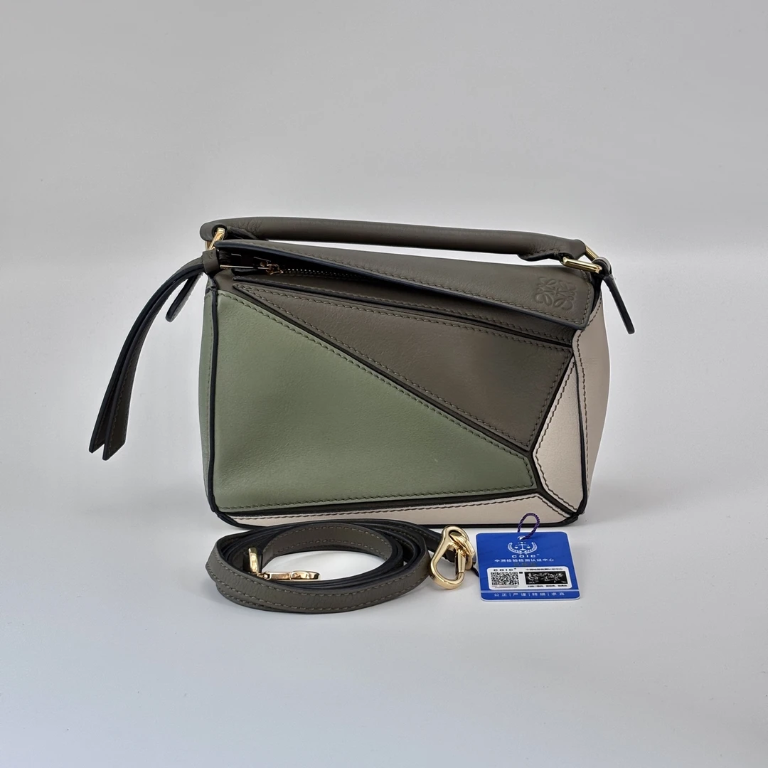 95新 LOEWE/罗意威 Puzzlemini几何拼色单肩包 18181