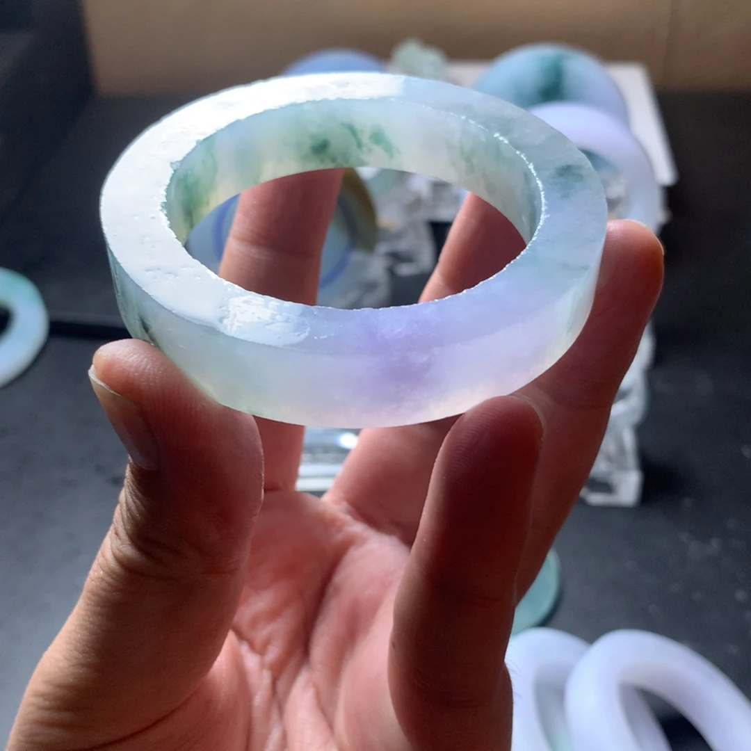 定制翡翠未镶嵌翡翠手镯