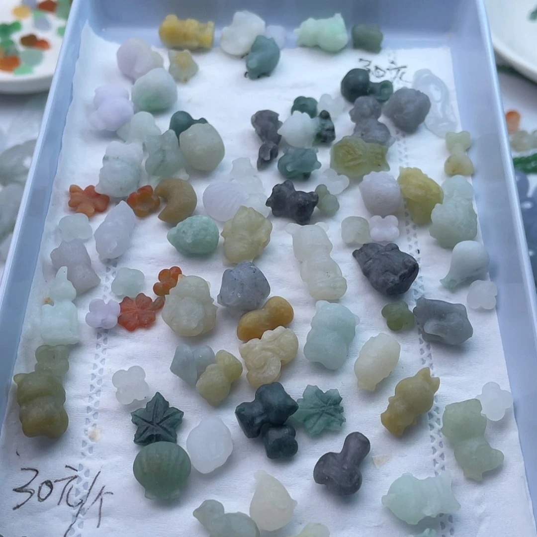 【闪购商品】定制翡翠未镶嵌40元一个