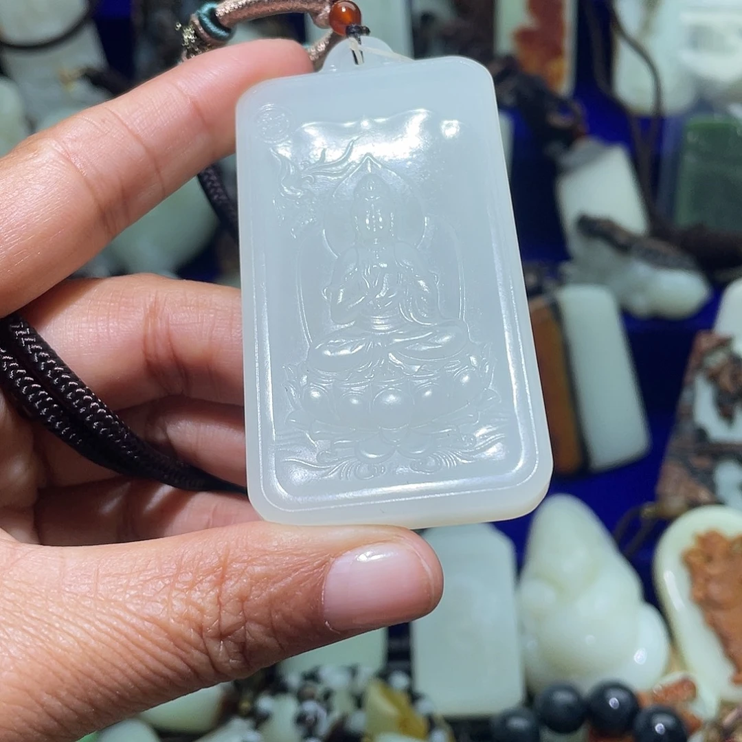 T***g和田玉未镶嵌颈饰