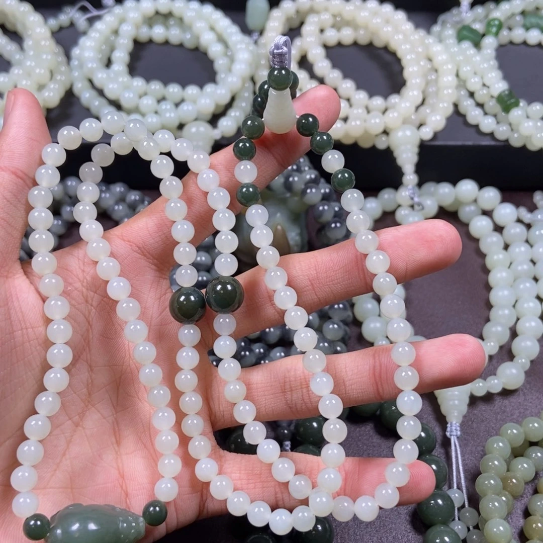 和田玉未镶嵌把件