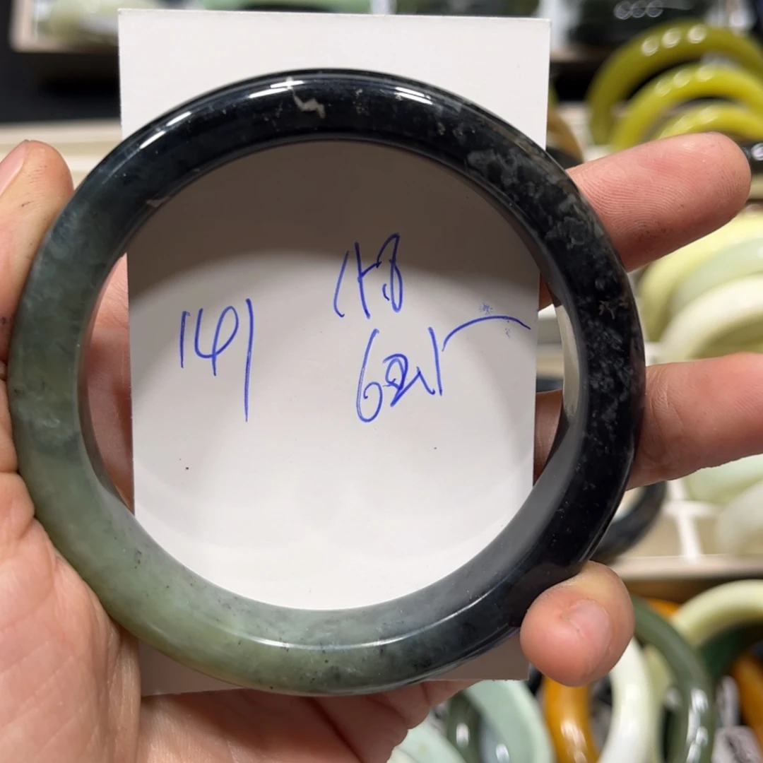 蛇纹石玉手镯未镶嵌大*子